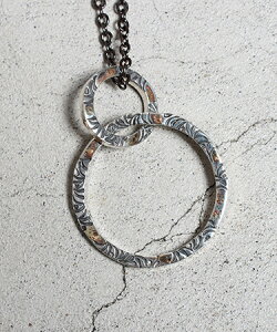 �yVIVIFY(�r�r�t�@�C)�z �y�\��̔�����������1��������o�ׁz Side Arabesque Twin Link Glasses Holder Necklace(L) w-gold �����N�g�b�v(VFN-318)
