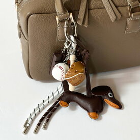 バッグチャーム 犬 キーホルダー チャーム レザー ストラップ アニマルモチーフ パラコード 革 レディース キーチャーム プレゼント 犬 ダックスフンド ミニチュアシュナウザー 人気 かわいい 紐 大人 おしゃれ 推し活 黒 キャラクター 韓国