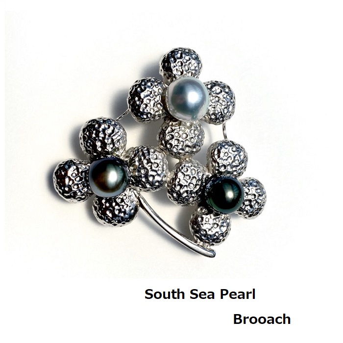 パール付きシルバーブローチ 真珠３個付き - ブローチ