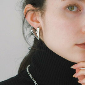 ハート ピアス P322 シルバー ゴールド かわいい 可愛い お洒落 おしゃれ 韓国 リン rinaccessory 真鍮 レディース おすすめ 人気 大人 サイズ プレゼント おすすめ 人気 彼女 アクセサリー キレイめ ギフト ワンポイント 高見え 秋 冬 ニット セーター クリスマス