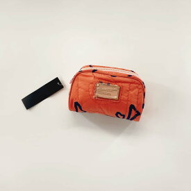 【マラソン期間限定！P5倍！】MARC BY MARC JACOBS マークバイマークジェイコブス ポーチ 化粧ポーチ ブランド 大きめ 自立 持ち運び メイクポーチ コスメポーチファスナー ブラシ入れ 小分け 旅行用 ビジネス 小物入れ プレゼント 女性 抗菌 防臭 誕生日 お祝い