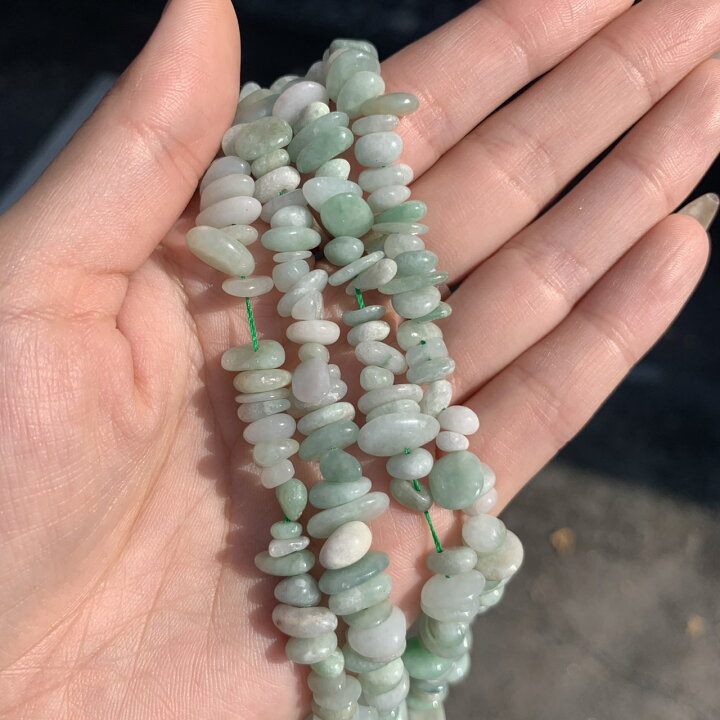 楽天市場】穴あき さざれ石 10g 高質 翡翠 28粒前後 また1連約38cm 