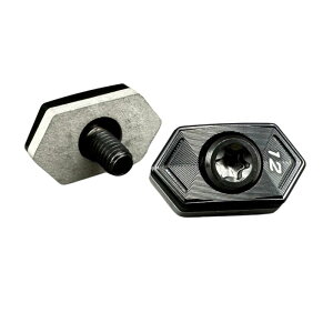 Cobra DS-ADAPT�̃h���C�o�[�p�E�F�C�g��K�p���܂��B4g/6g/8g/9g/10g/12g�ŁA�����x�̍ޗ����g�p���Ă��܂��B 12g