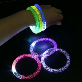 おもちゃ キッズ 子供用 光るブレスレット 発光バングル アクリル LEDライト 腕輪 夜光 腕飾り 演奏会 コンサート ライブ 応援グッズ 夜市 縁日 お祭り パーティー イベント用品 アウトドア 防災 景品 ギフト 玩具 ブルー ピンク グリーン レ