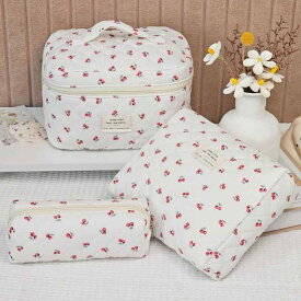 化粧ポーチ かわいい いちご柄 コットン 綿素材 加厚 キルティング 洗顔バッグ 多層 収納 化粧品ケース 軽量 透気性 持ち運び 普段使い 旅行用 防水 機能的 コンパクト ピンク系