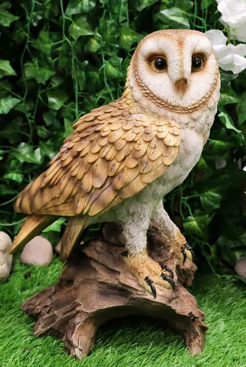 楽天市場】リアルな自然野生生物 木の切り株にとまるメンフクロウ彫像 