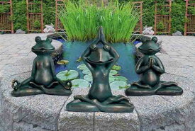 ヨガでリフレッシュする禅の庭のカエル達が、ゲロゲロ鳴く彫像 ガーデン装飾 庭園 プール 芝生 贈り物 輸入品
