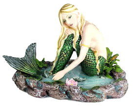 珊瑚礁の礁湖に佇む、愛しの、マーメイド（人魚）彫像 海のセイレーン（妖精）彫刻置物 アリエル リトルマーメイド ポセイドン 水族館 ビーチカフェ プレゼント（輸入品）