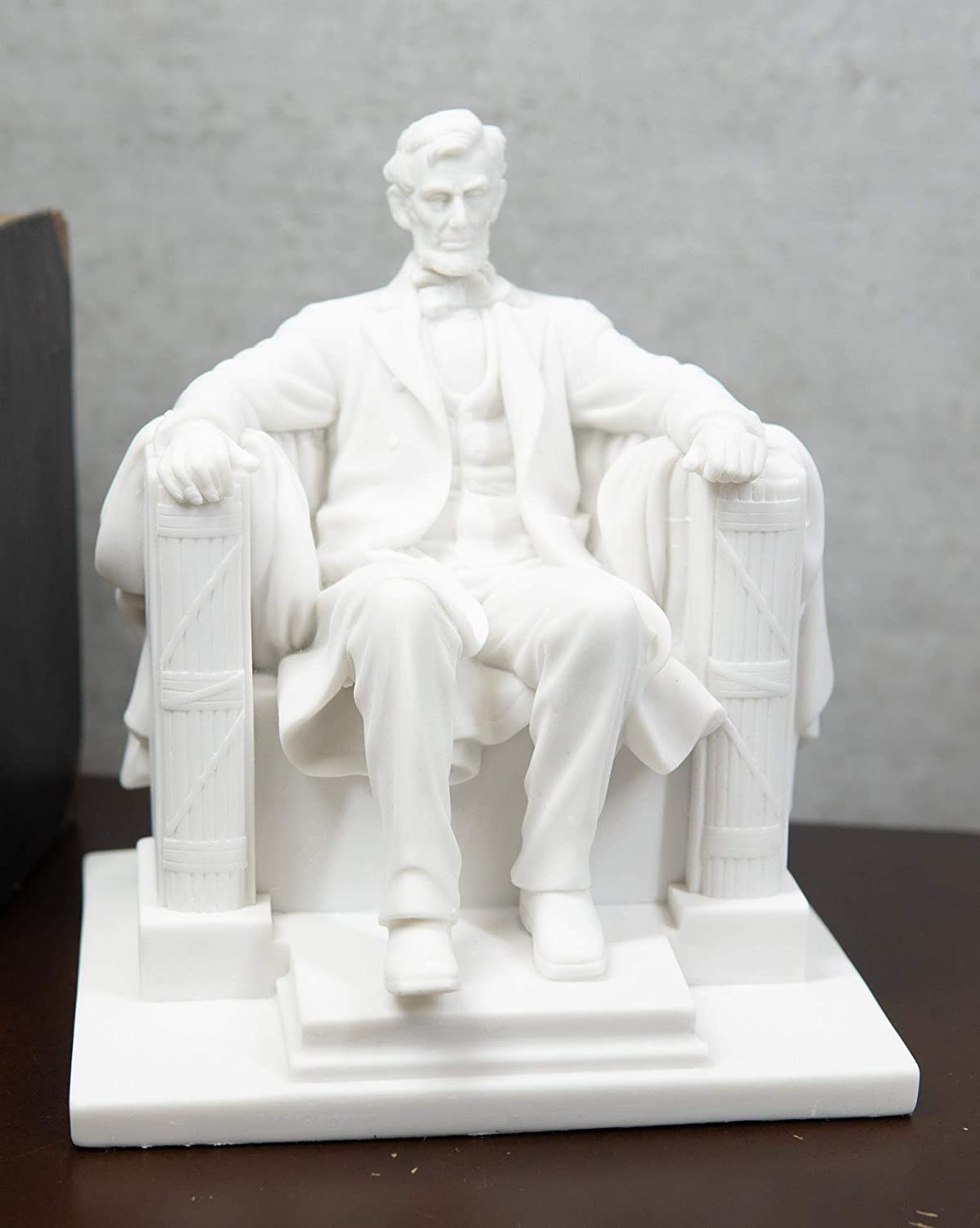 着席したエイブラハムリンカーン彫像 彫刻 日本メーカー新品 リンカーン記念館 16代アメリカ合衆国大統領 南北戦争 輸入品 プレゼント リーダー アイテム勢ぞろい 政治家