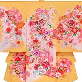 【レンタル】お宮参り 産着 レンタル 赤ちゃん 女の子 着物 黄色系 手毬 桜 牡丹 菊 四季花 糸巻 熨斗目 金駒刺繍 金彩 桜紋綸子 古典 貸衣装 祝着 正絹 高級品 友禅 刺繍 帽子 よだれ掛け セット 往復送料無料 W19 6737 夏 omiyag0048 Si