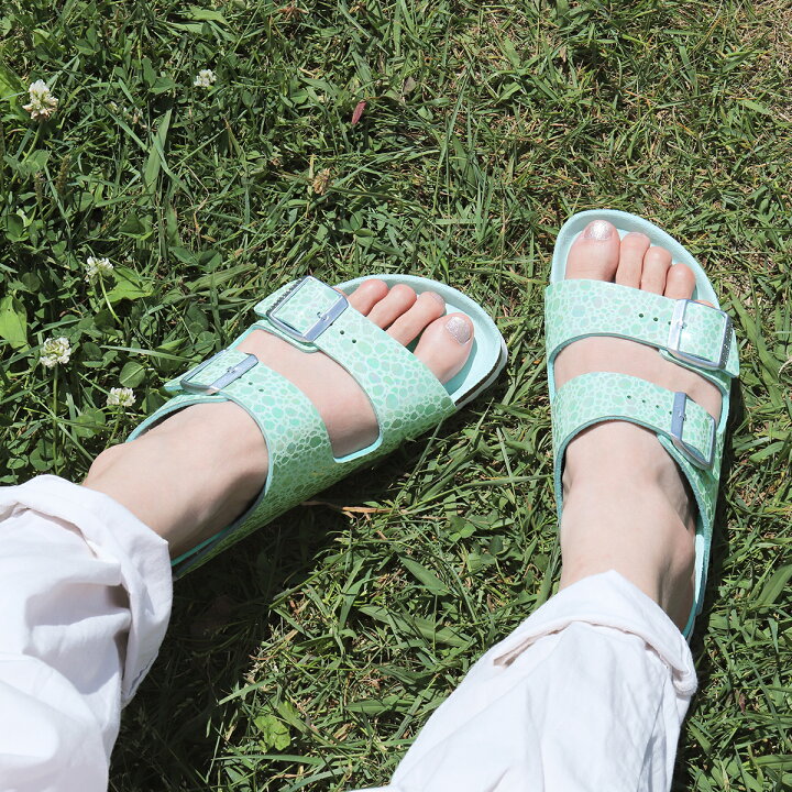 楽天市場 ビルケンシュトック サンダル アリゾナ Birkenstock 正規販売店 メタリックストーンズ レディース Gc Gc Gc Gc ナロー 幅狭 コーデ 人気 歩きやすい おしゃれ プレゼント 送料無料 Birkenstock Arizona Metallic Stones