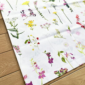 Petal Picking Dainty 花柄 プリント生地【10cm単位の切売り】ストロベリー /アザミ / コスモス / ポピー /ART GALLERY FABRICS / USAコットン