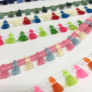 y[J[݌ɌzytX{z^bZ tW e[vFringe pompons@15mm@No.S1030-15mm-SM