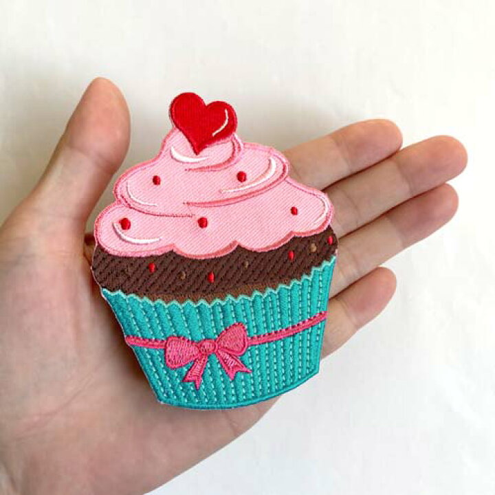 楽天市場 在庫限り 大きめ ワッペン カップケーキ ピンク ブルー 約8 9cm 7cm Cupcake P Blue アイロン接着ok Rose Rosa