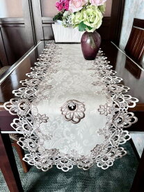 テーブルランナー　40X180cm テーブルコーディネート、中心、周りは総レース刺繍　再入荷