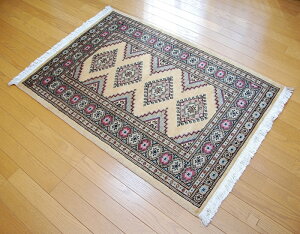◇限定品◇ 伝統の逸品 天然ウール100% 81×118cm パキスタン手織り パキスタン段通 ベージュ ラグカーペット 約81×118