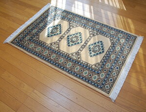 ◇限定品◇ 伝統の逸品 天然ウール100% 78×116cm パキスタン手織り パキスタン段通 ベージュ ラグカーペット 約78×116