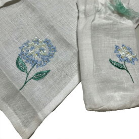 ウクライナ雑貨ウクライナ刺繍のキッチンセット袋入り「アジサイ」タオルセット ホワイトリネン100％タオルサイズ：44cm×38cm