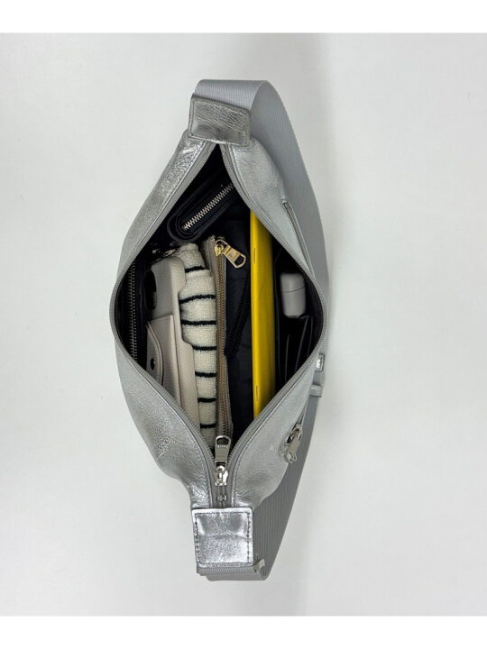 楽天市場】【名品】ソフトレザーラウンドショルダーバッグ[silver 