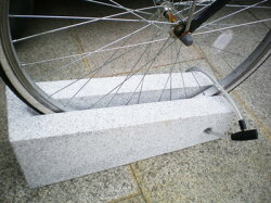 自転車スタンドニュータイプ!盗難防止キューブデザイン!
