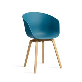 ヘイ HAY アバウト ア チェア About A Chair AAC 22 ver 2.0 アームチェア 椅子 カラー：16色 リサイクルプラスチック ベース：オーク（ウォーターラッカー 水性塗装）デザイン：Hee Welling ヒー・ウェリング ダイニング レストラン カフェ