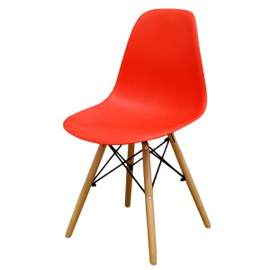 《プラスチック一体成型座面と木製脚で構成》C&レイ・イームズ シェルサイドチェアDSWレッド