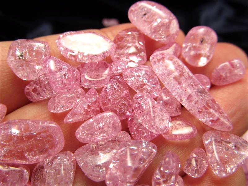 AAA【ピンク(桃色)カラー きらきら爆裂水晶さざれ】200グラム 粒の大きさ【約5-16mm】透明カラークラックレインボー水晶  ピンク染色【ブラジル産】【sa-】 ＣｏｍＲｏｓｅ