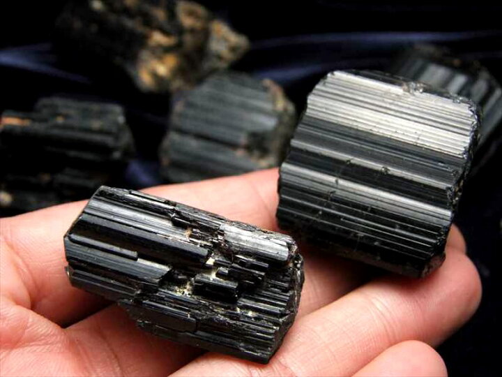 楽天市場】○1個売り【ブラックトルマリン（電気石）結晶 原石】重さ 