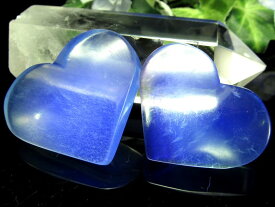 紫外線で青く発光 【蛍光フローライト ハート型タンブル】1個売り 重さ20g-30g 超透明 天才の石 可愛らしいミニサイズ【蛍石】
