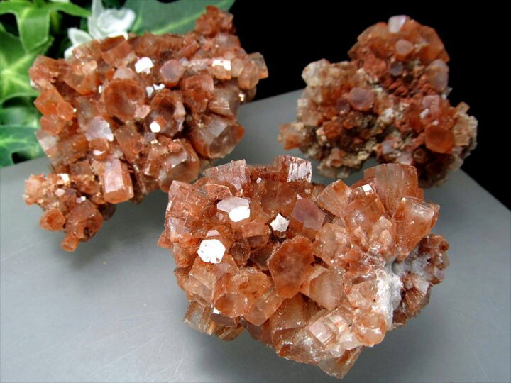美麗結晶【アラゴナイト 結晶 原石】重さ約30g-45g 1個売り 360度伸びた柱状クリスタル 自然の神秘  不思議な幾何学造形【モロッコ産】 ＣｏｍＲｏｓｅ