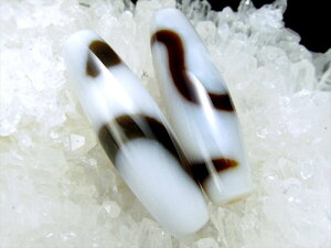 ●高級白天珠 希少品 至純天珠 【白蛇白天珠(しろへびしろてんじゅ) 】サイズ約37mm-39mm 1個売り チベットに伝わる魔除け 厄除け 天然瑪瑙製【2025年7月入荷の画像あり】【te-s】★★