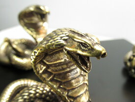 ●【蛇 置物】重さ85-90g 高さ40mm前後 縁起物 幸運のシンボル インテリアに 銅製 コブラ inmy