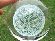 【3Dフラワーオブライフ（生命の花） クリスタルガラス製 LED台座付き】直径約67mm LEDライトで幻想的に…