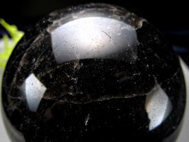 漆黒の水晶【モリオン 黒水晶 丸玉 台座付き】重さ約394g 直径約66mm 魔除け 厄除けの黒い水晶 激レア 一点もの【チベット産】