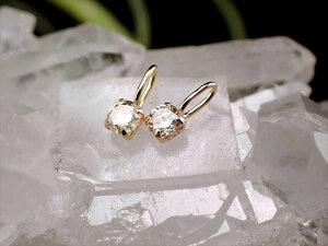 yVR _Ch y_ggbv EhJbgz΃TCYc3.3mm 0.15ct 18S[h ɏΎWG[ iȋP S̈̏ے [XP[Xt