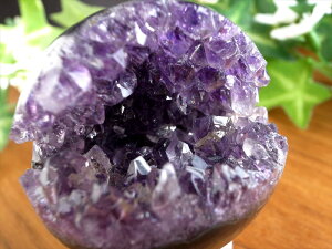 レアな笑口のアメジスト【アメジスト 笑口 紫水晶 丸玉】直径 46mm 重さ 100g 透明 愛の守護石 癒しと安らぎの石 一点もの【ブラジル産】