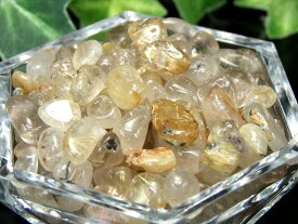 ●17周年記念価格 つるんと丸 小粒【ゴールドルチル(針入り) 水晶さざれ】粒サイズの約5ミリ-9ミリ 200g 金運 勝負運 限定 ルチルクォーツサザレ【ブラジル産】レジン用 さざれ【sa-s】 パワーストーン 天然石