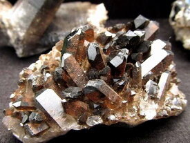 【黒水晶 (モリオン) ＆スモーキークォーツ(煙水晶)クラスター原石】1個売り 重さ約150g-200g 最強の魔除け・邪気払いの石 大自然の力強さ【ブラジル ミナス・ジェライス州コリント産】