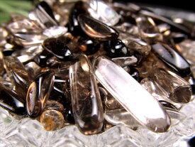 【5日23:59までポイント2倍】【スモーキークォーツ(煙水晶)さざれ】約200g入り 悪魔祓いや厄除けのお守り 粒の大きさ約2-8mm【ブラジル産】 パワーストーン 天然石