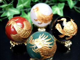 大吉開運！極上彫刻 最強守護石 縁起物！【四神彫り 丸玉置物セット】4個セット 台座付 直径約30mm 重さ144g（4個） アベンチュリン ローズクォーツ レッドジャスパー オニキス パワーストーン 天然石