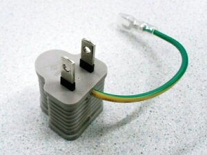 【メール便対象商品】【バルク品】 3ピン→2ピン変換アダプター グレー A12-0054-AC2