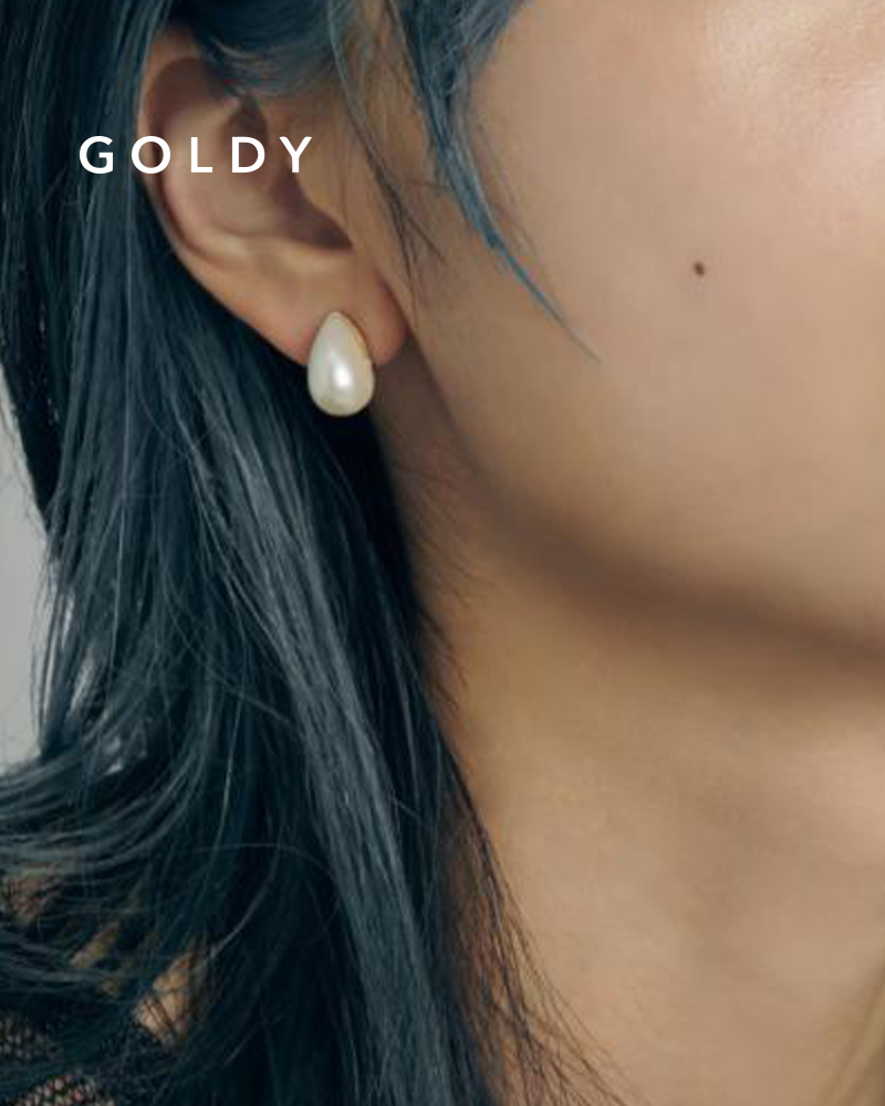 GOLDY ゴールディ〉フラワーイヤリング - アクセサリー