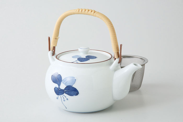 土瓶 茶器 ポット ティーポット 一番の 紅茶 波佐見焼 人気提案 まんりょう ステンレス茶こし付 saiky-ｊ25-73471 MS4号 630cc