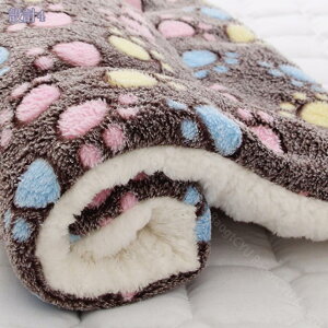 777円OFFクーポン 犬用クッション 猫用マット クッションマット スクエア型 ふわふわ 犬 クッション ぐっすり眠る 滑り止め 秋冬用 洗える 通年 猫用 小型犬用 ペット用品 あったか おしゃれ