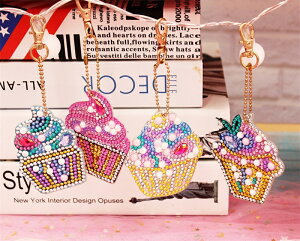 【21-31日!クーポン利用で15%OFF】送料無料 刺繍キット5D ダイヤモンドアート キーホルダー 各種セット クリスマスストラップ キット ダイヤモンドペインティングインテリア ハンドメイド ク