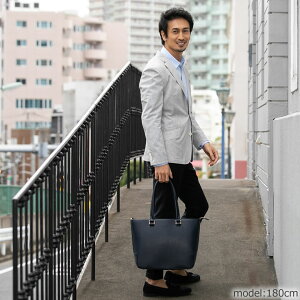 楽天市場 トートバッグメンズブランド 小さめ おしゃれ 大学生 ビジネス かっこいい 大人 通勤 バッグ 肩掛け 高級 170cm以下 160cm台 低身長バッグ ヴィーガンレザー m バッグ財布の目々澤鞄