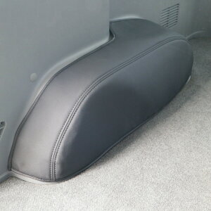 ハイエース 200系 1型 2型 3型 4型 5型 6型 7型 S-GL 標準 タイヤハウスカバー タイヤハウス ブラックレザー 無地 ハイエース セカンド リア トヨタ カスタム パーツ カスタムパーツ 内装 内装用品