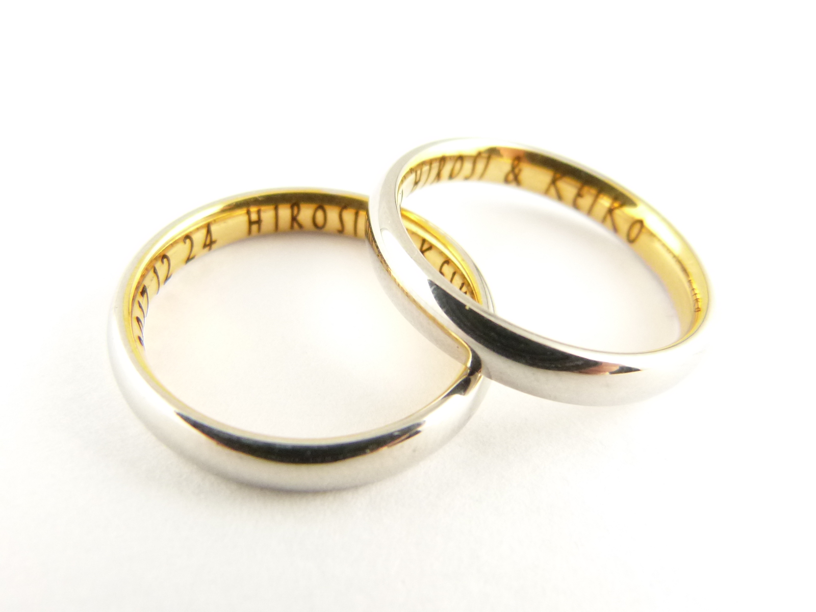 リング紙箱1個無料 ネーム刻印無料 内側が金色 商品追加値下げ在庫復活 月のうさぎ ペアリング ラッピング無料 316Lステンレス 2本 結婚指輪