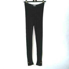 今だけ値下げ！超可愛い!! 誰もが振り返るリブスパッツ!!【レア物　超希少】CHANEL コ今だけ値下げ！【7/31まで 】コマーク釦　リブのスパッツ　黒　稀少品の シャネル リブパンツ　 美品　【中古】　【送料無料】 レア物　稀少品　訳あり