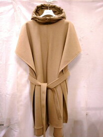 【新品】【今だけ!! 値下げセール! 】おしゃれ!! みんなから注目の的!! エレガント　セレブ【超レア物】モンクレール　MONCLER　 フード付きマント　【未使用展示品】【送料無料】